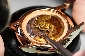 欧米茄石英表保养机芯